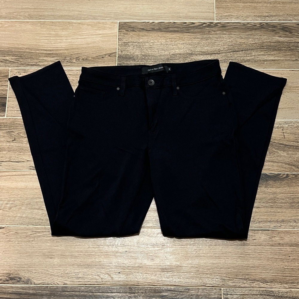 Calvin Klein Jeans Women's Straight Leg - Black